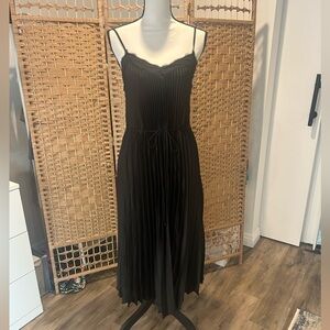 EP Yaying Pleated black dress